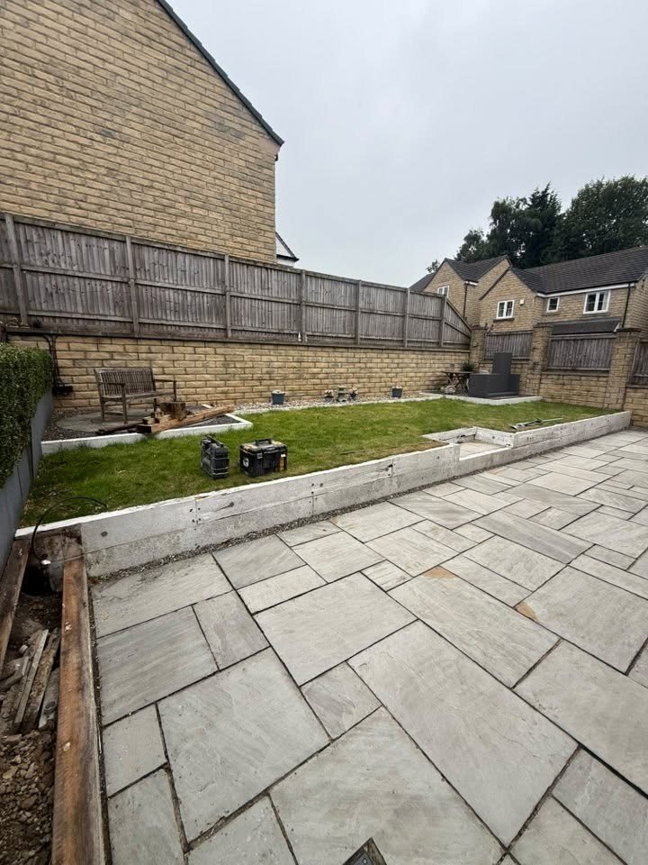Garden before retaining wall and lawn works